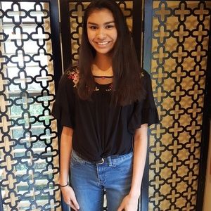 NWT‎  BLACK FLORAL KRISTIN NICOLE BLOUSE